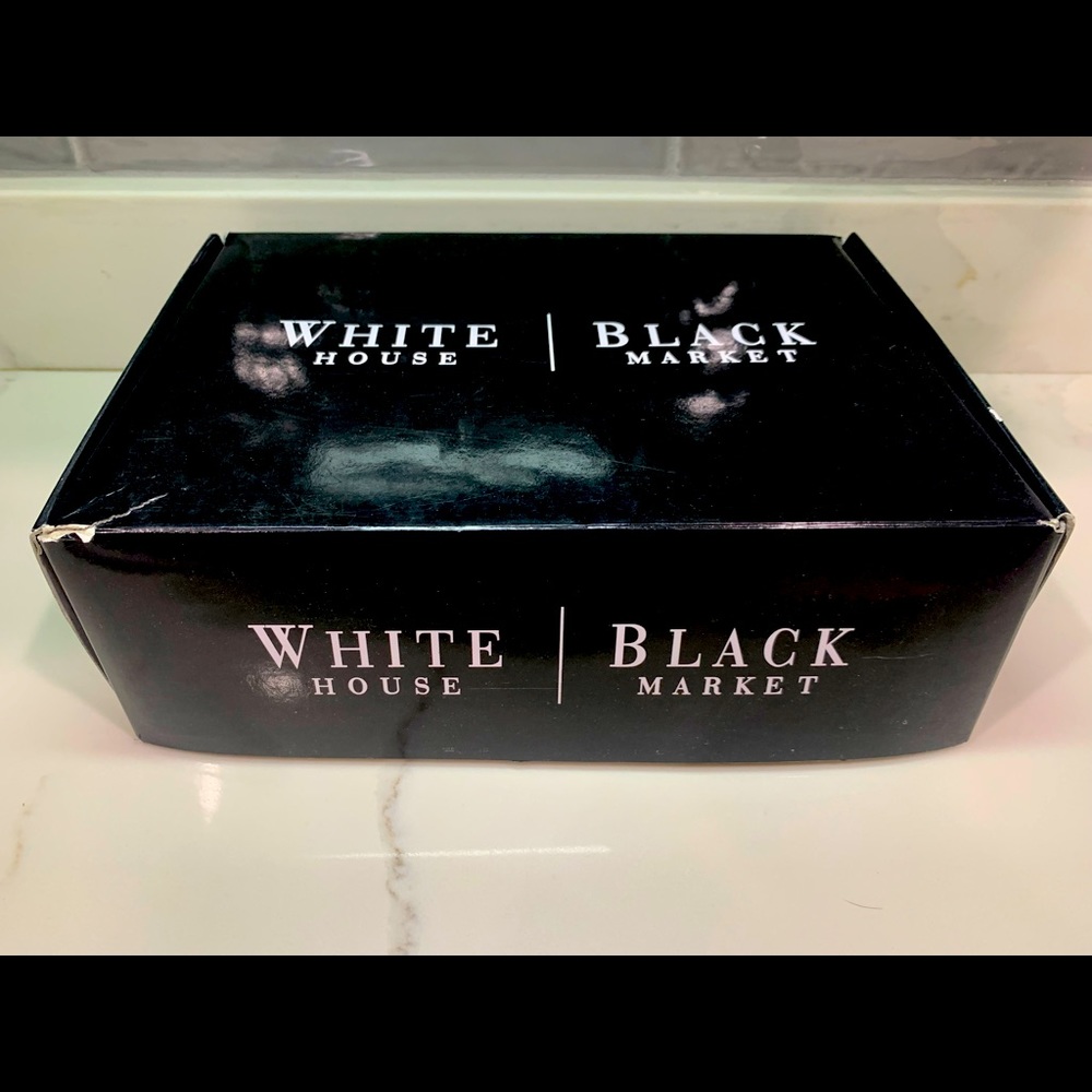 White House Black Market Auden Style Soze 7.5